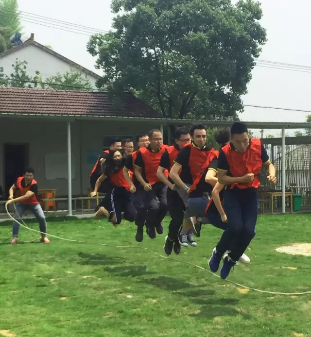 “向梦想出发” k8凯发销售团建活动完善绽放